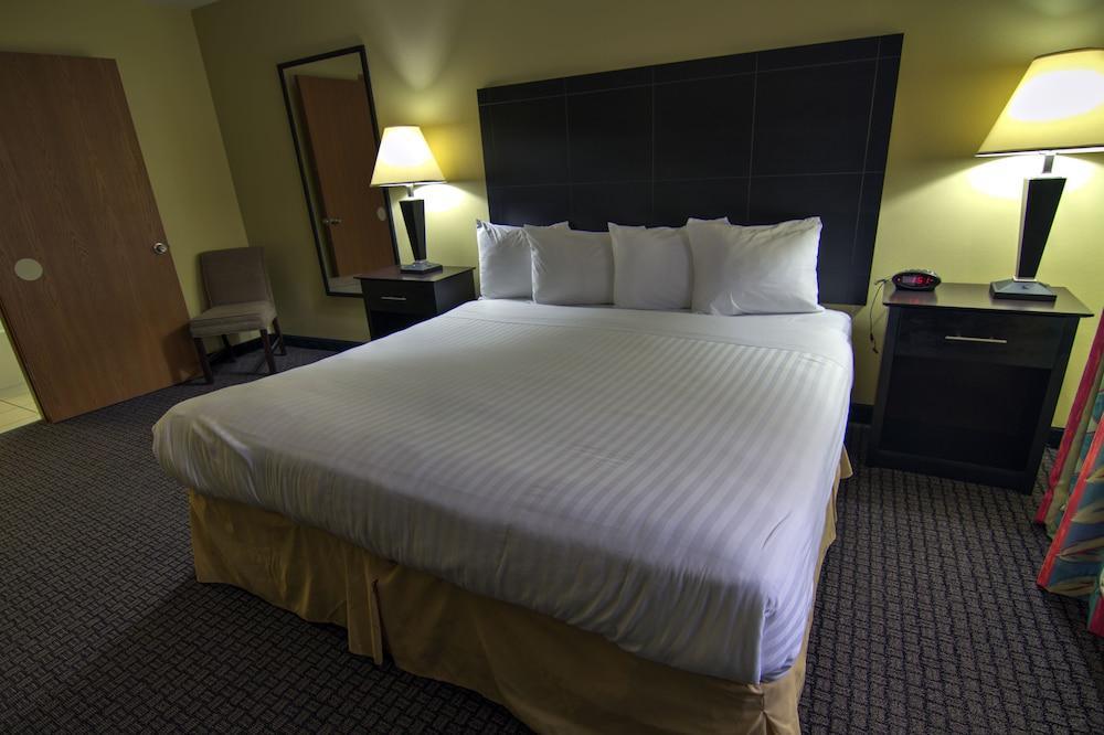 Best Western Lakewinds Ludington Exterior photo