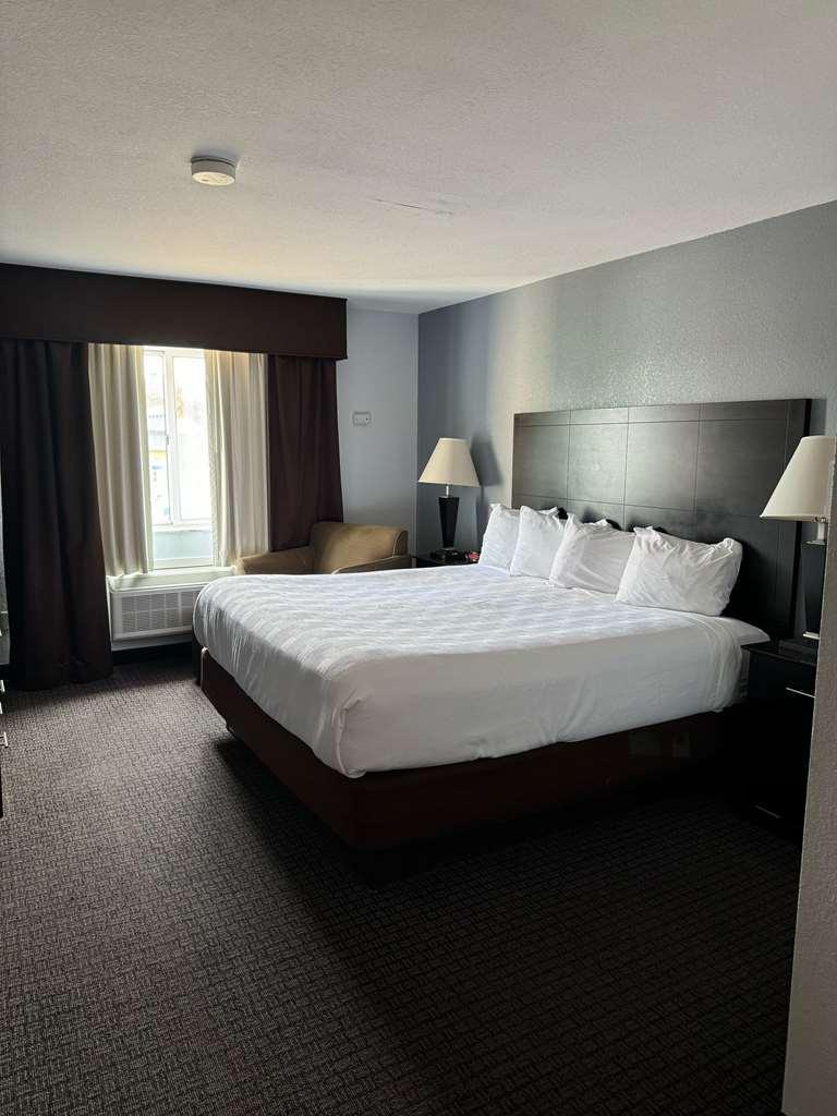 Best Western Lakewinds Ludington Room photo