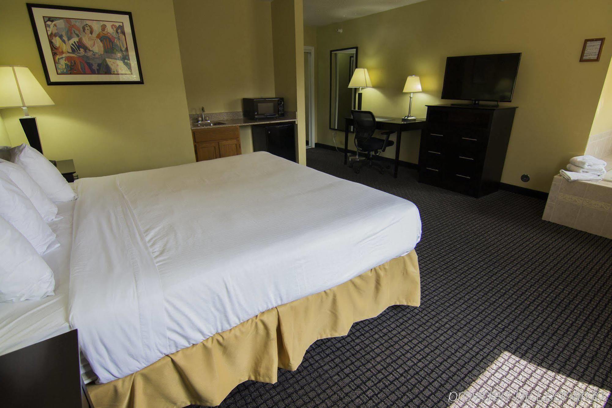 Best Western Lakewinds Ludington Exterior photo